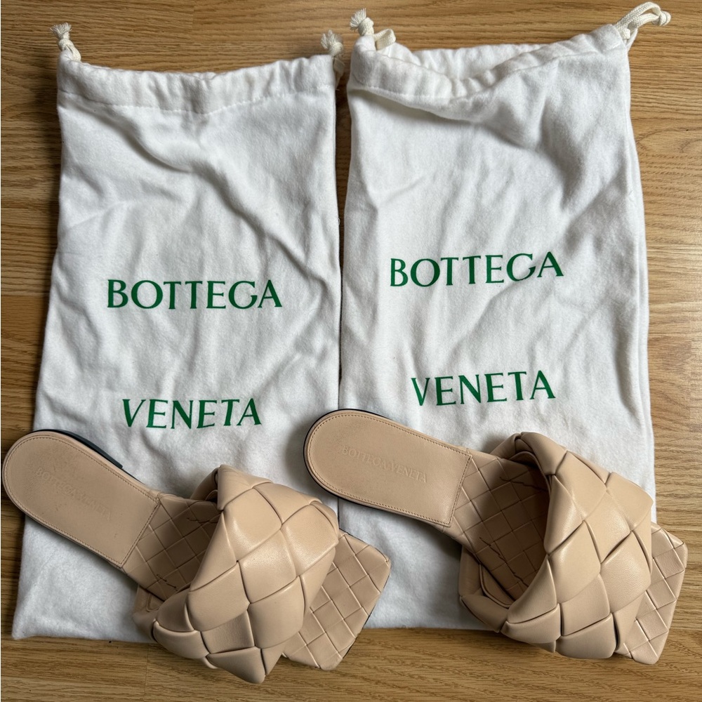 Bottega Veneta Lido flats 38 1/2